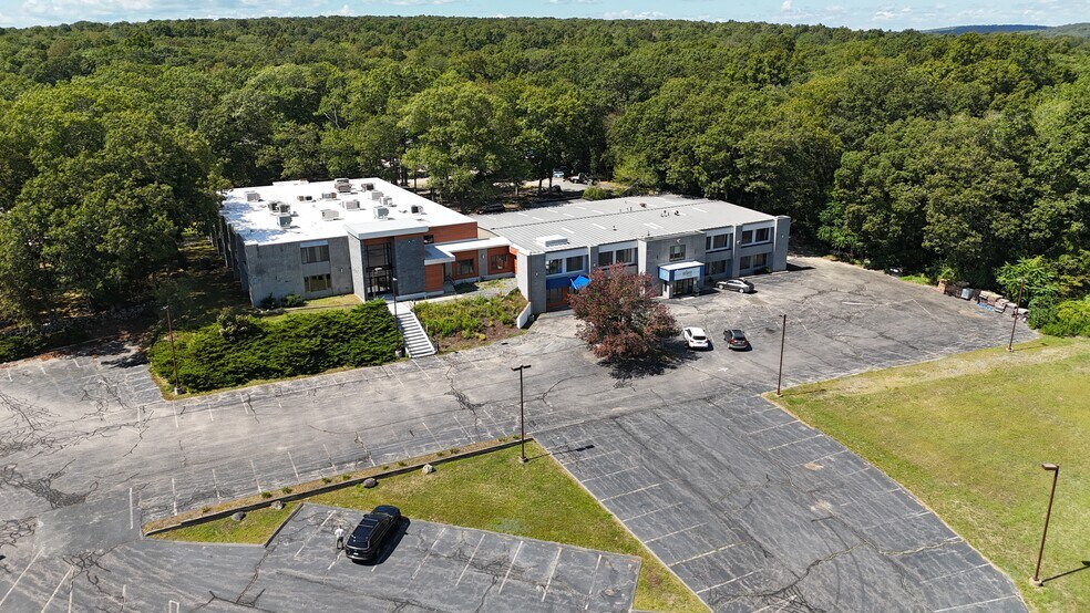 More Photos Of 183 Providence New London Tpke, North Stonington Unknown For Lease