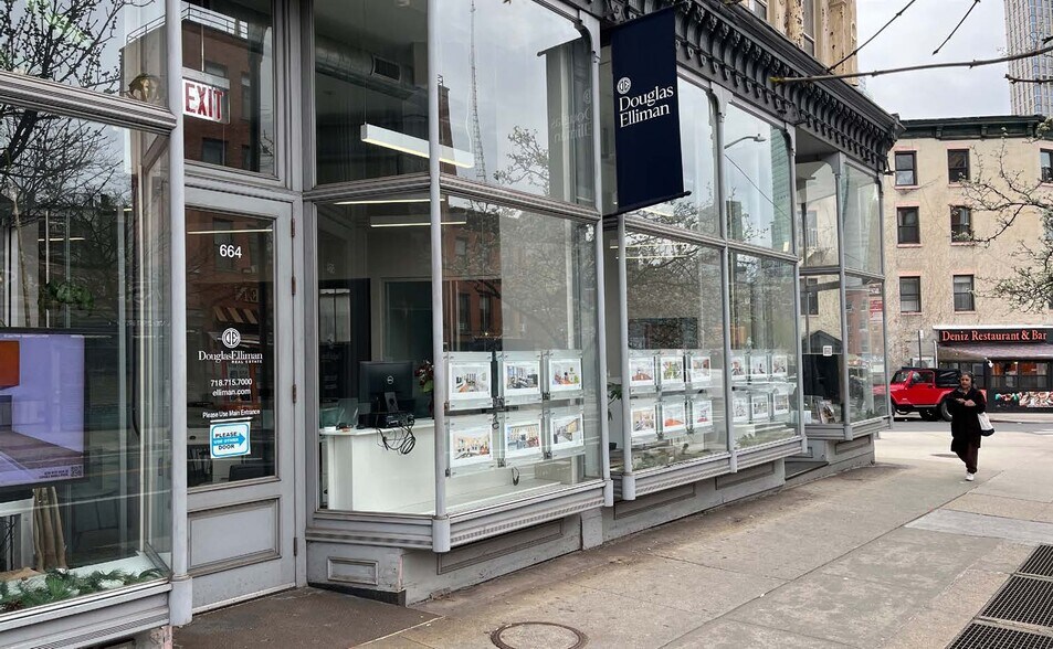 More Photos Of 664 Fulton St, Brooklyn Apartments For Lease