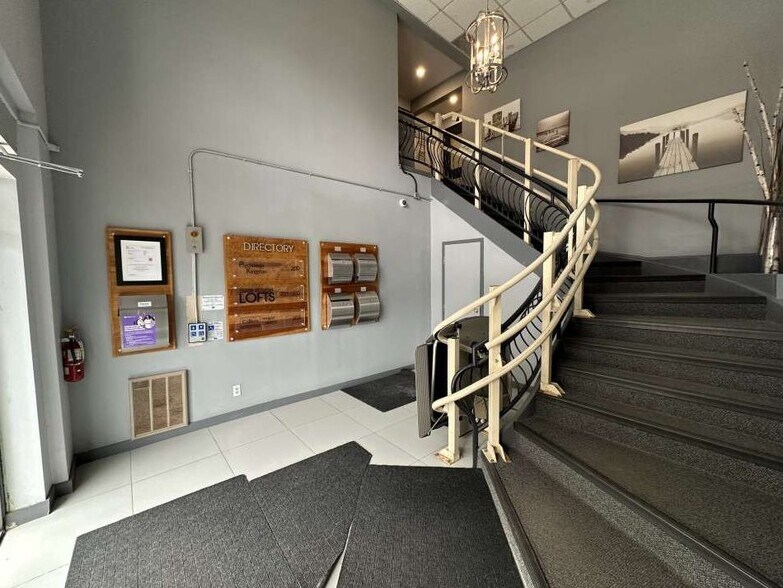 More Photos Of 27 D'armes Pl, Kingston Office For Lease