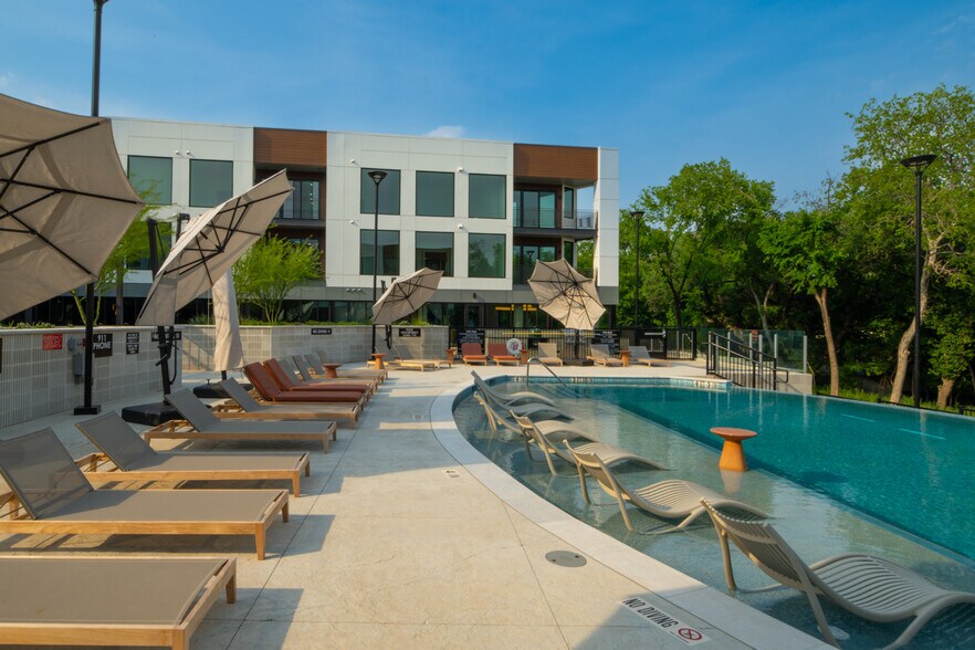 More Photos Of 2209 S First St, Austin Apartments For Sale