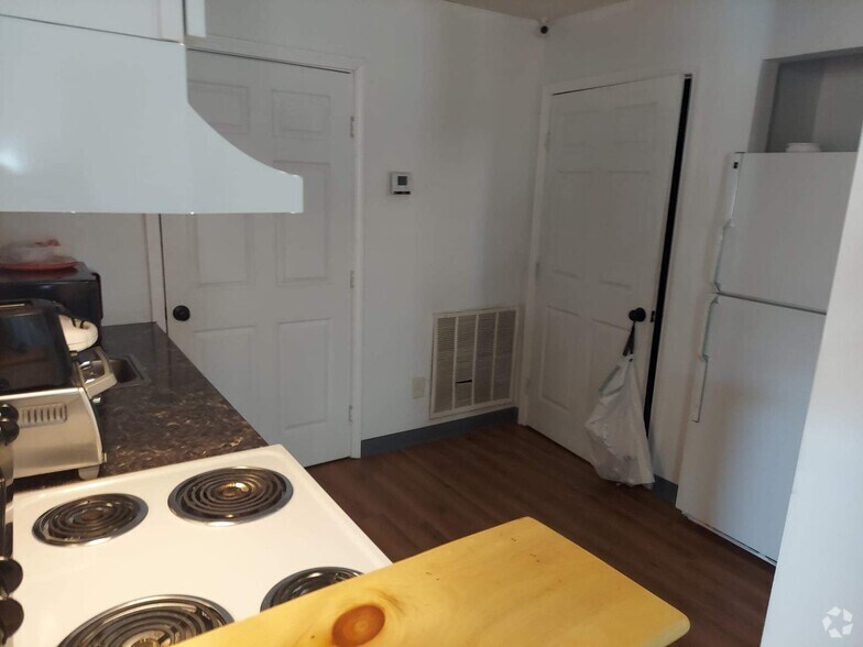 More Photos Of 6135 Petty St SW, Covington General Retail For Sale