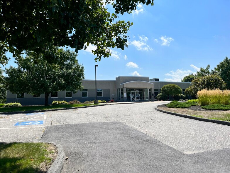 More Photos Of 5 Mollison Way, Lewiston Office For Lease