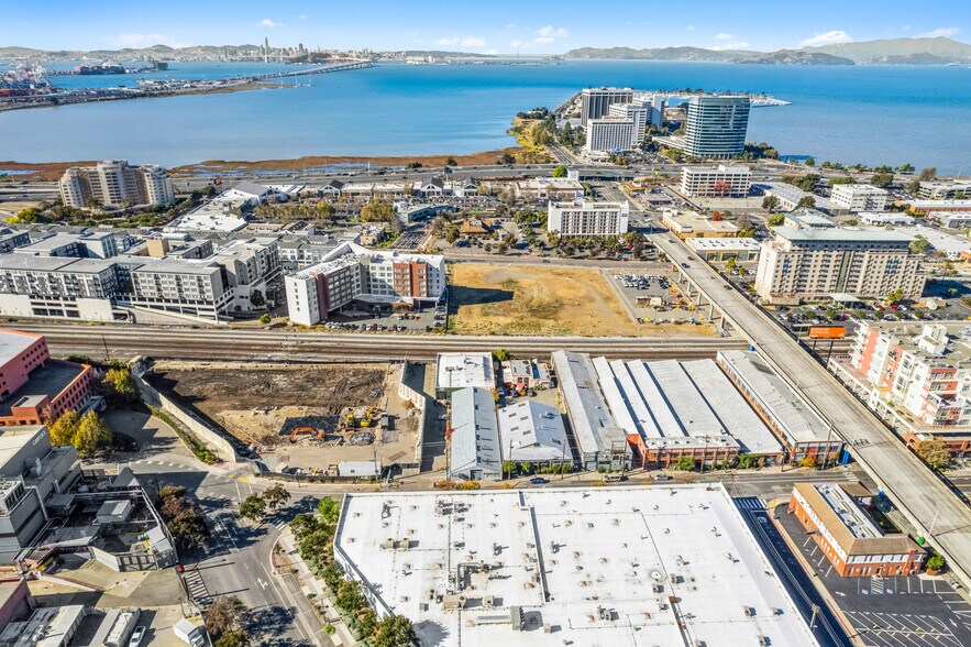 More Photos Of 5675 Landregan St, Emeryville Warehouse For Sale