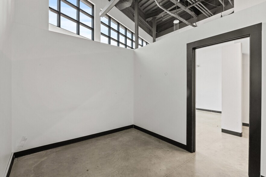 More Photos Of 206 Main St, Gloucester Apartments For Lease