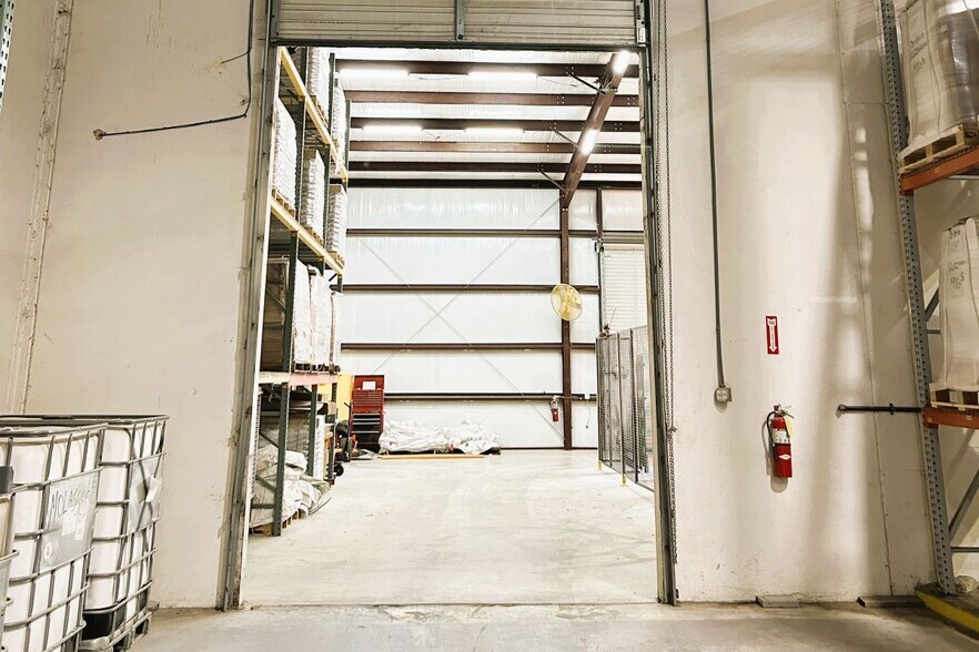 More Photos Of 1916 Gallagher Dr, Sherman Warehouse For Sale