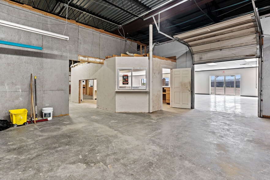 More Photos Of 3509 N 3rd St, Temple Warehouse For Sale
