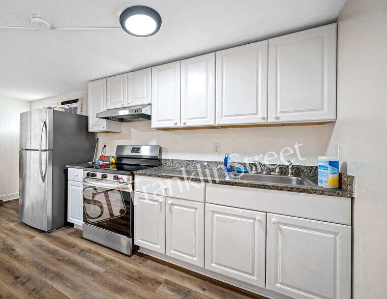 More Photos Of 6682 5th Ave N, Saint Petersburg Apartments For Sale