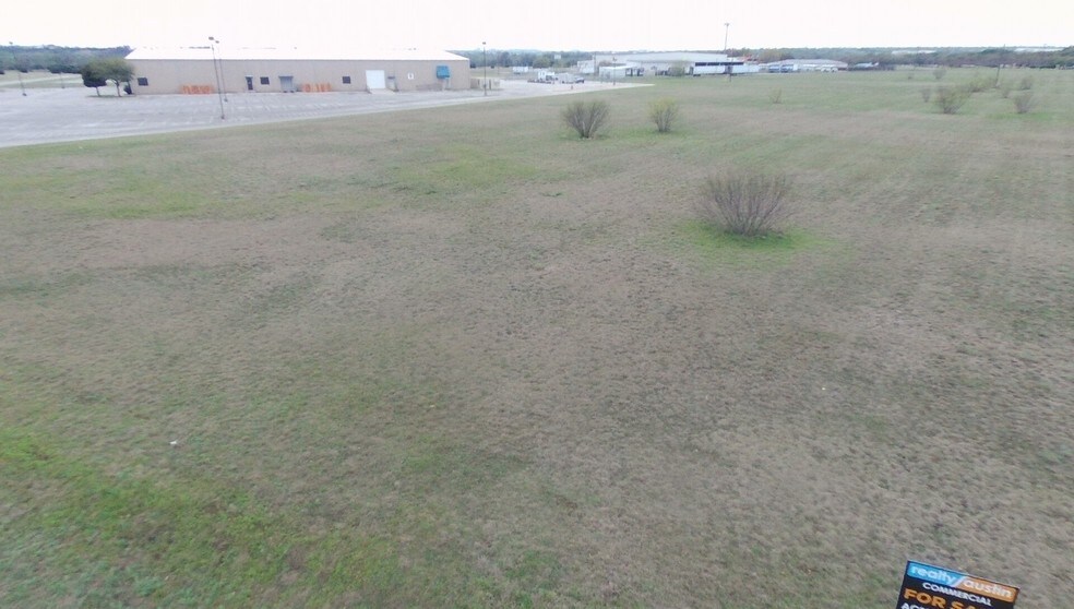 More Photos Of 709 Swanner Loop, Killeen Land For Lease
