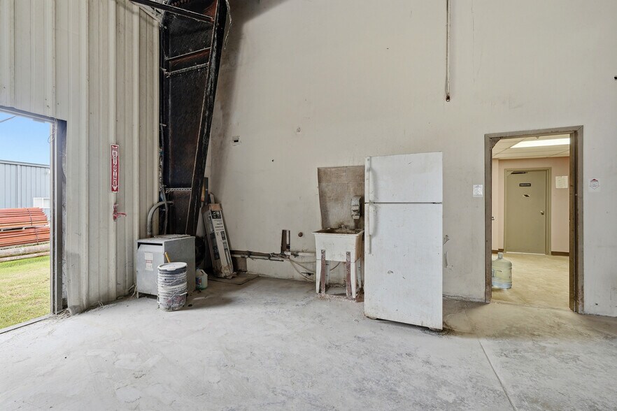 More Photos Of 2489 County Road 1, South Point Warehouse For Sale