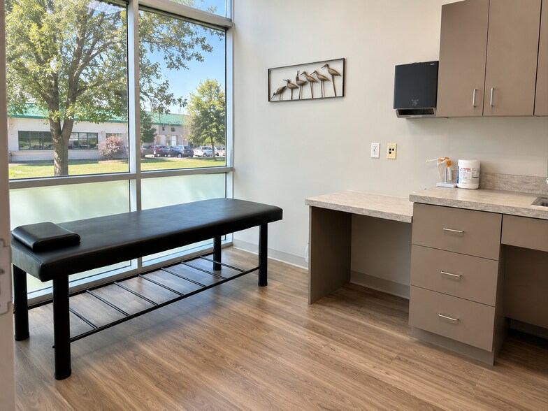 More Photos Of 411 Lantern Bend Dr, Houston Medical For Lease