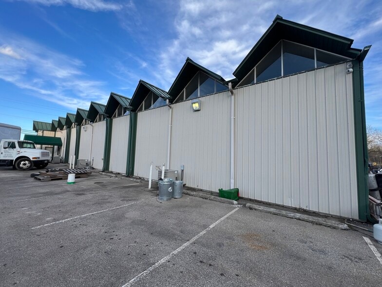 More Photos Of 675 College Dr, Batavia Warehouse For Sale