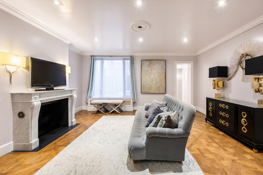 More Photos Of 44 E 65th St, New York Apartments For Sale