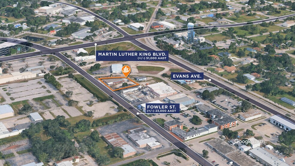 More Photos Of 2111 Fowler St, Fort Myers Warehouse For Sale