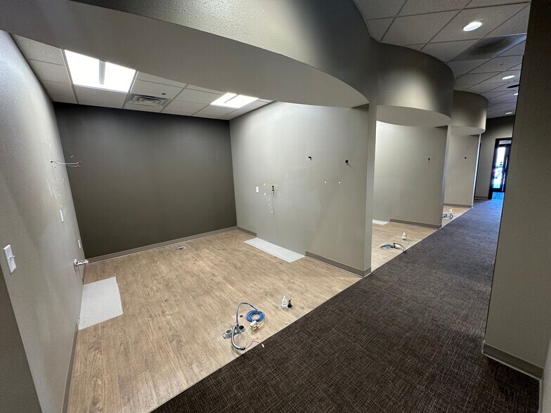 More Photos Of 4811 NW 1st St, Lincoln General Retail For Sale