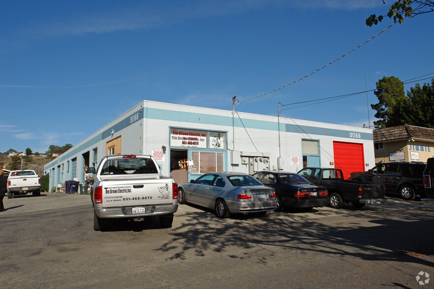 Primary Photo Of 3088 Winkle Ave, Santa Cruz Service For Lease