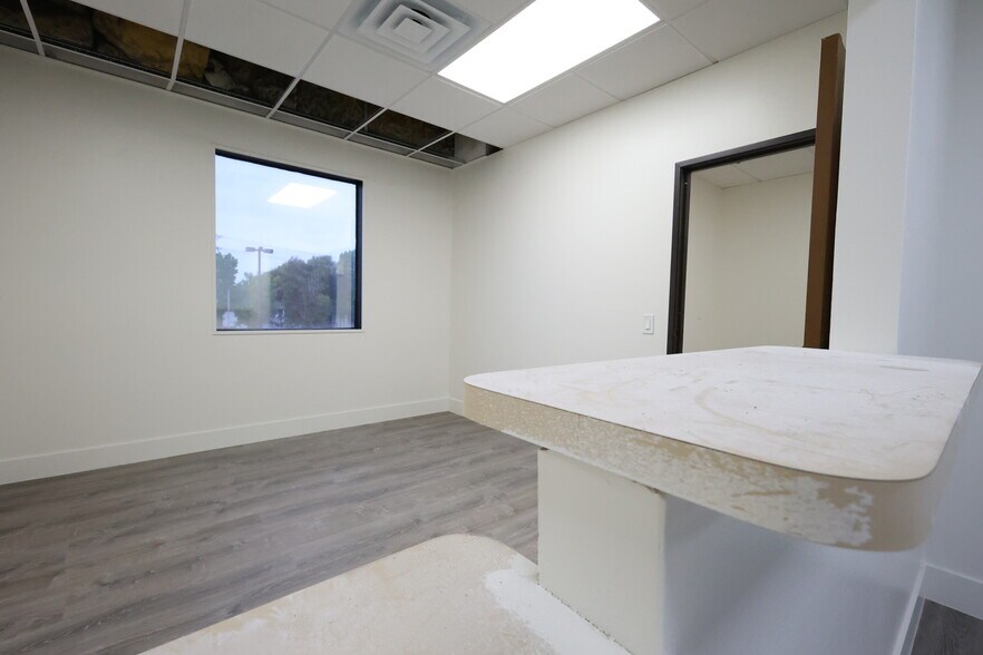 More Photos Of 1801 W Romneya Dr, Anaheim Office Residential For Lease
