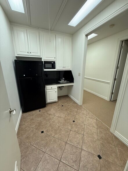 More Photos Of 455 Rice Rd, Tyler Office For Lease