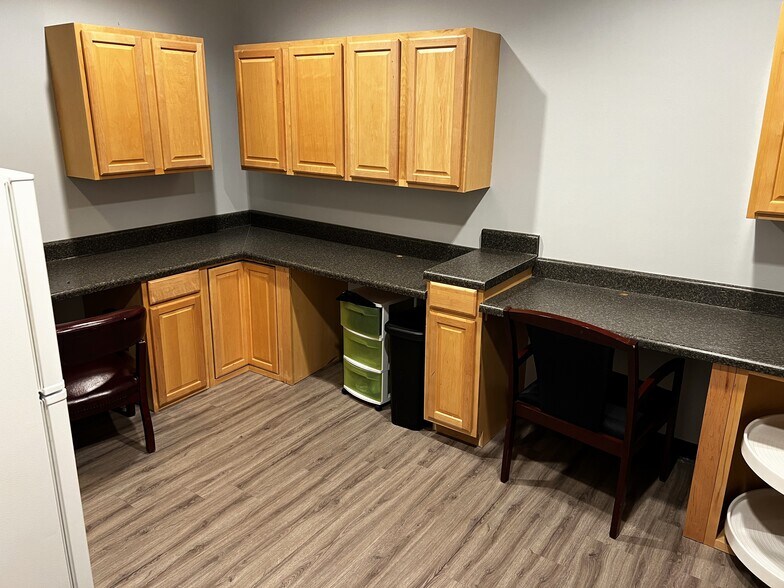 More Photos Of 3905 Johns Creek Ct, Suwanee Medical For Lease