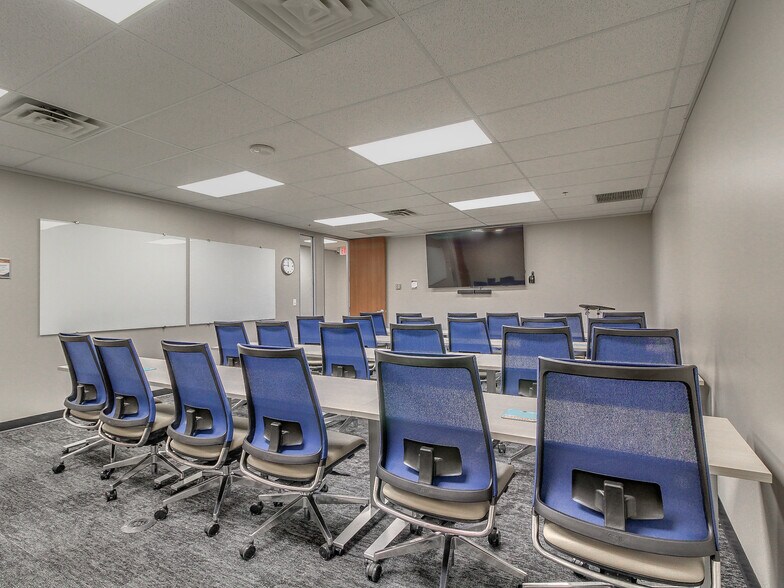 More Photos Of 3030 NW Expressway, Oklahoma City Coworking Space