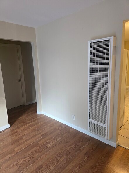 More Photos Of 9716 Mountain Blvd, Oakland Apartments For Sale