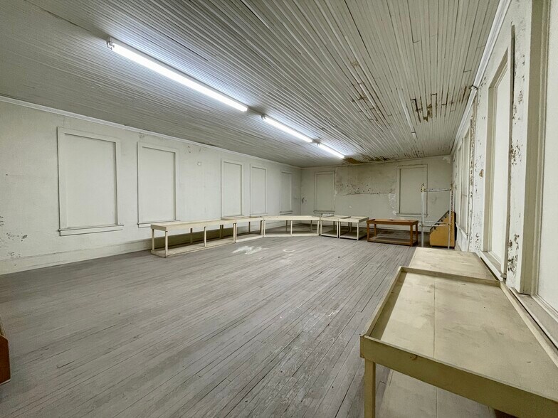 More Photos Of 4 S Main St, Inman Storefront Retail Office For Sale