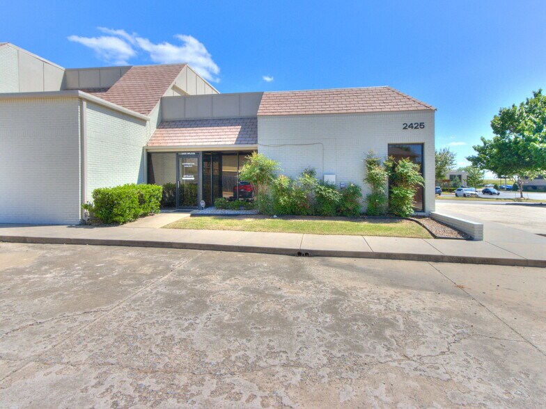 More Photos Of 2425 Wilcox Dr, Norman Office For Sale