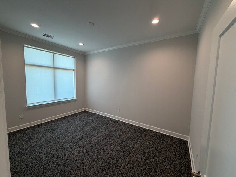 More Photos Of 2120 Prairie Dr, Prosper Medical For Lease