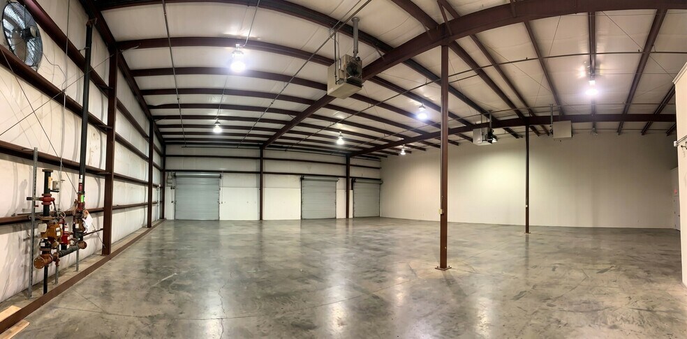 More Photos Of 175 Andrew Dr, Stockbridge Warehouse For Lease