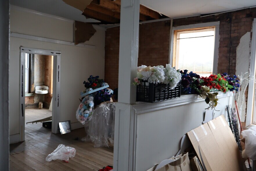 More Photos Of 108 NW Main St, Easley General Retail For Sale