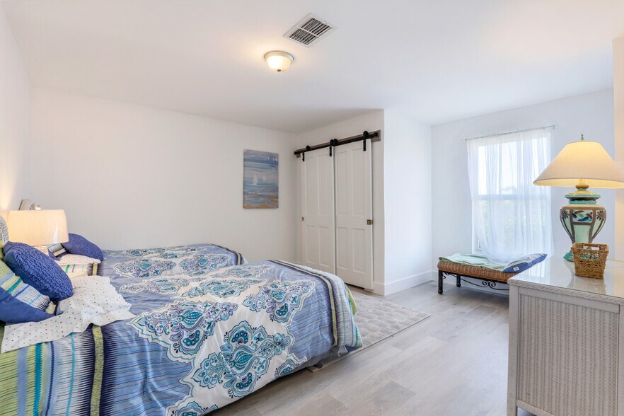 More Photos Of 778 100th Ave N, Naples Specialty For Sale