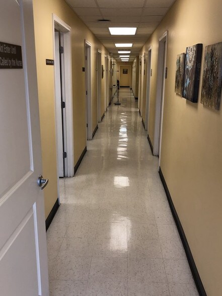 More Photos Of 1000-1099 Vendall Rd, Dyersburg General Retail For Lease