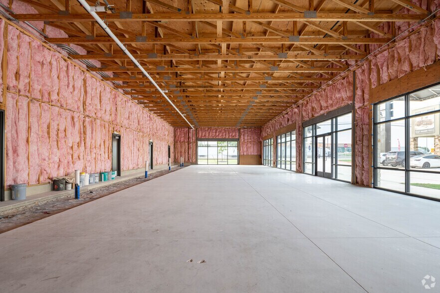 More Photos Of 2609 S Interstate 35, San Marcos Storefront Retail Office For Lease