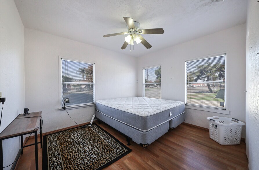More Photos Of 931 26th St, Bakersfield Movie Radio TVStudio For Sale