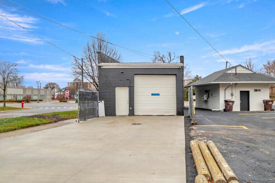 More Photos Of 35812 W Michigan Ave, Wayne Carwash For Lease