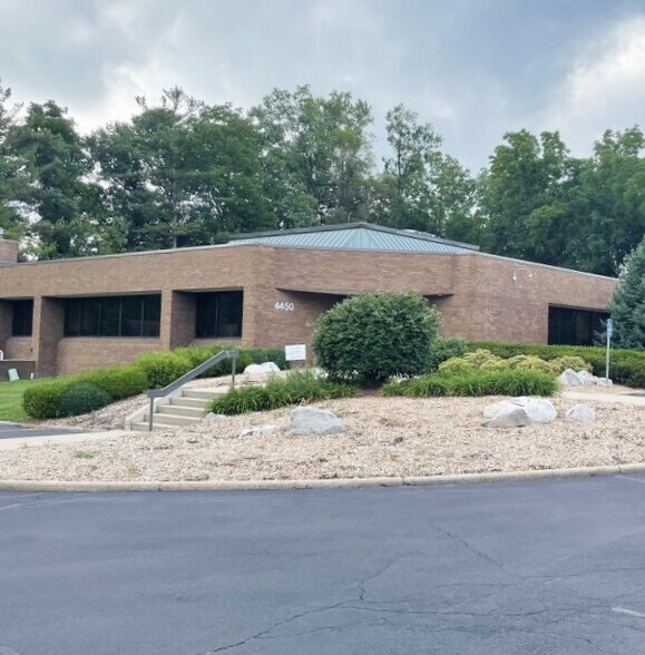 Primary Photo Of 4450 Cascade Rd SE, Grand Rapids Medical For Lease
