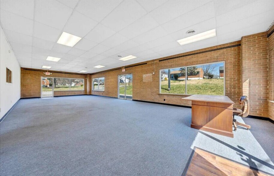 More Photos Of 117 Goodwin Ave, Salem Freestanding For Lease