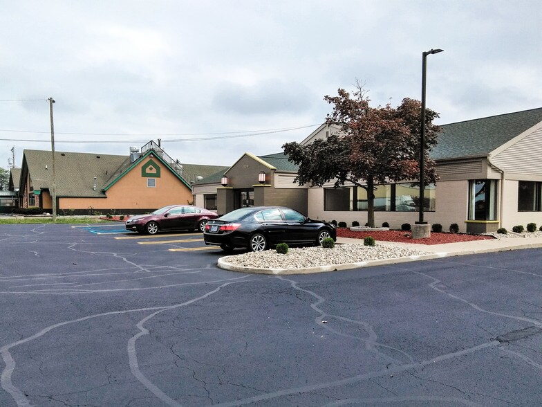 More Photos Of 39319 Plymouth Rd, Livonia Office For Sale