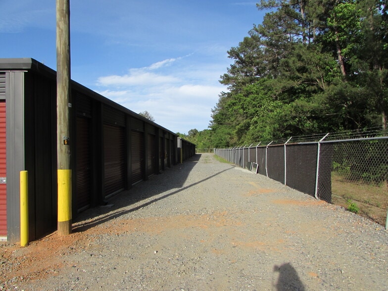 More Photos Of 5550 Hawkinsville Rd, Macon-Bibb Self Storage For Sale