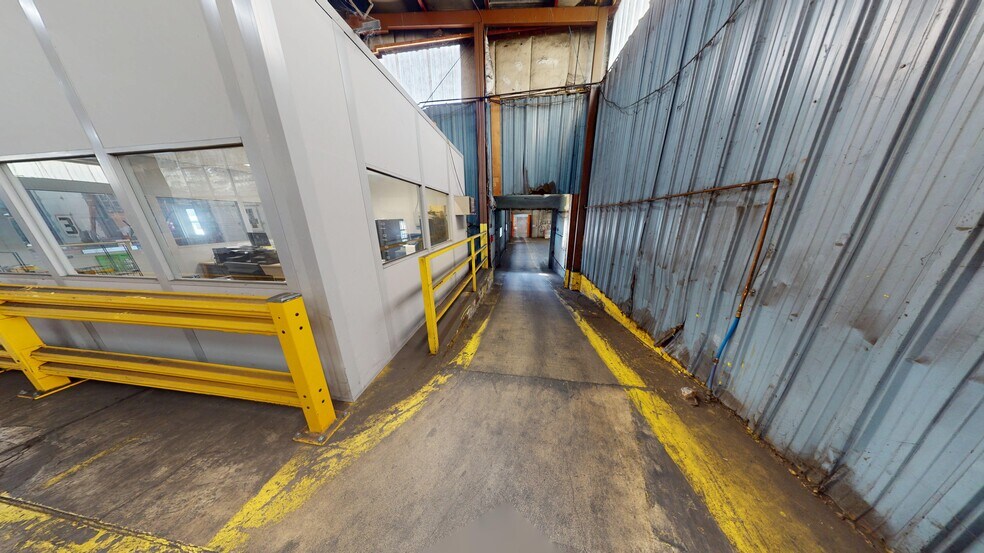 More Photos Of 35 Rose Morrow Rd, Wantage Manufacturing For Sale