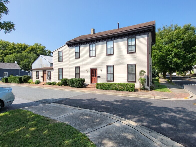 More Photos Of 416 Goldsborough St, Easton General Retail For Sale