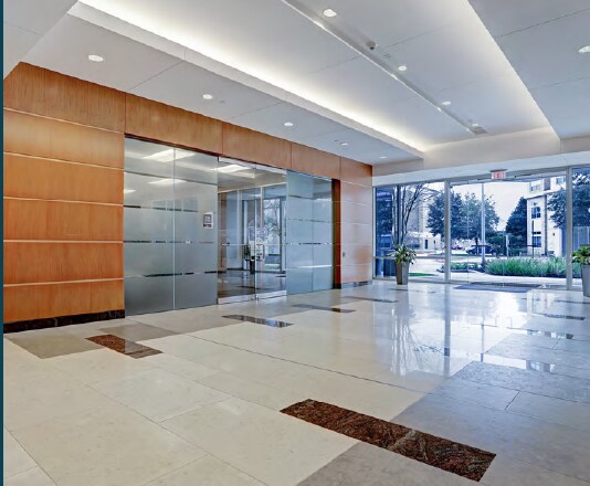 More Photos Of 18050 Saturn Ln, Houston Office For Lease