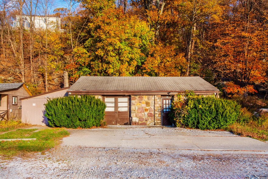 More Photos Of 148 Route 181, Lake Hopatcong Apartments For Sale