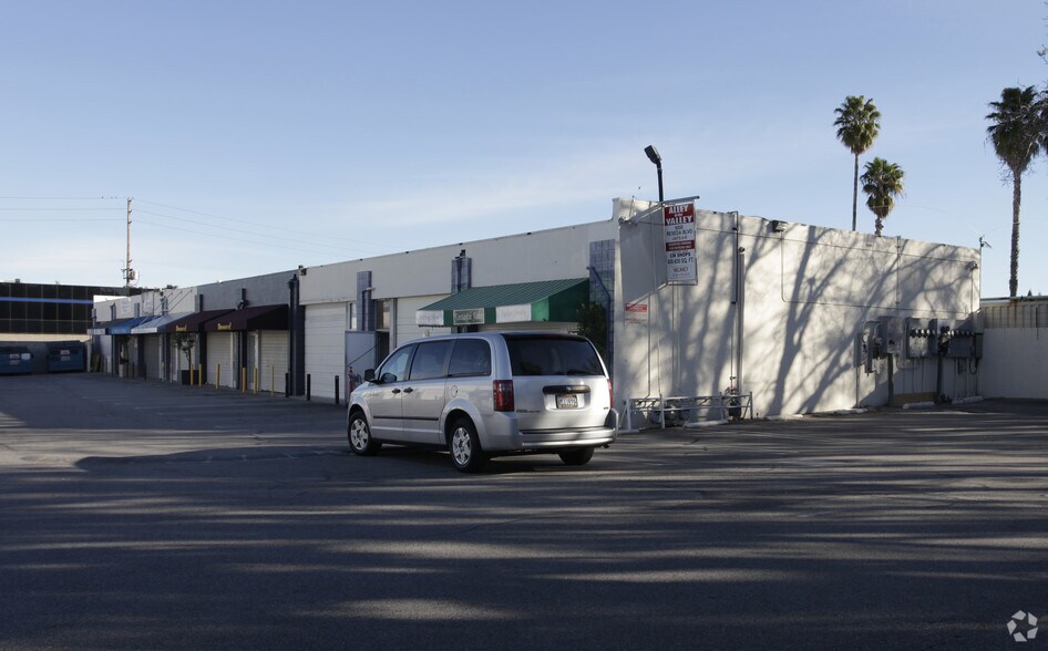 More Photos Of 6000-6020 Reseda Blvd, Tarzana Unknown For Lease