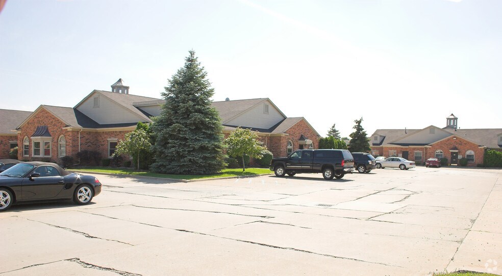 More Photos Of 42645 Garfield Rd, Clinton Township Medical For Lease