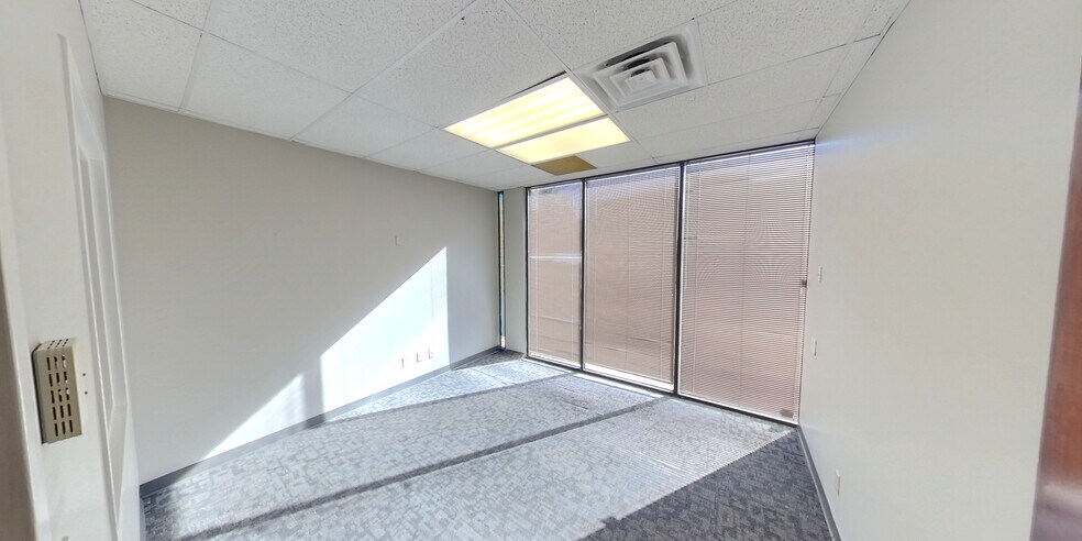 More Photos Of 103 Century 21 Dr, Jacksonville Office For Lease