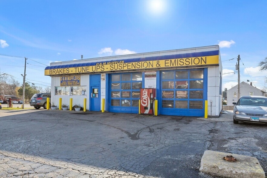 More Photos Of 1349 E New York St, Aurora Auto Repair For Sale