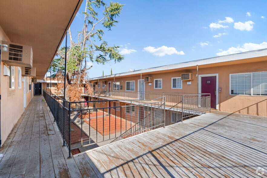 More Photos Of 618-631 Plaza Ave, Sacramento Apartments For Sale