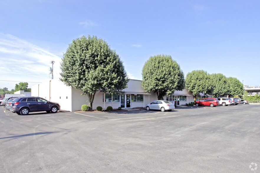 Primary Photo Of 820-836 Hanley Industrial Ct, Brentwood Warehouse For Lease
