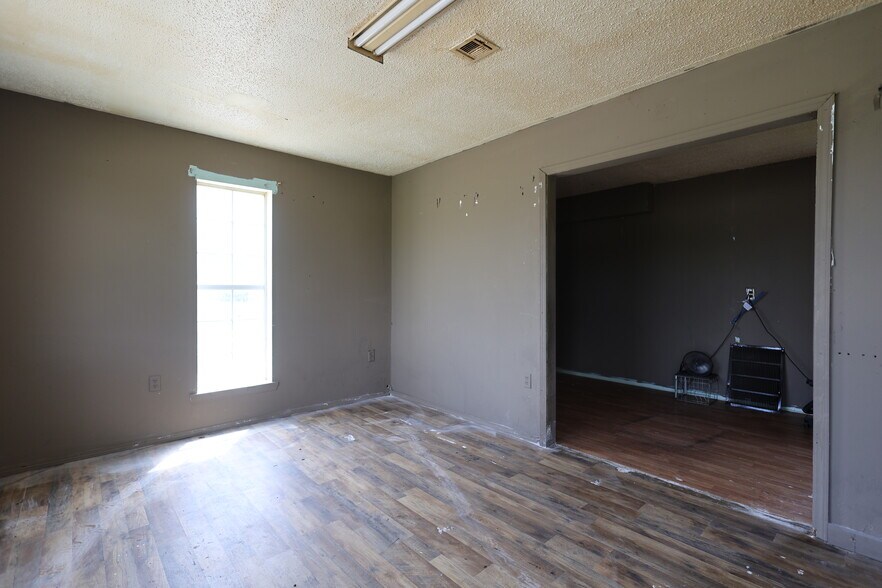 More Photos Of 25377 Welling rd, Welling Apartments For Sale