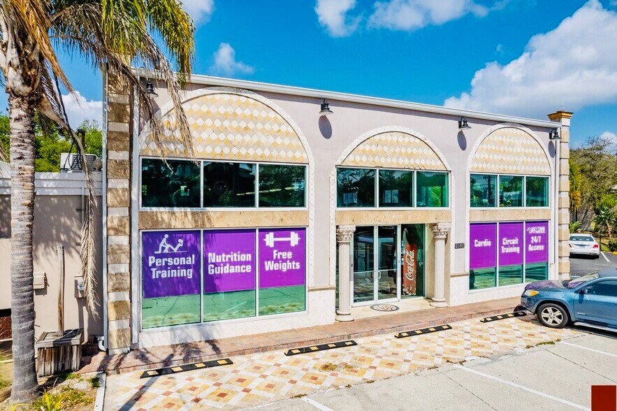 More Photos Of 2905 W Kennedy Blvd, Tampa Freestanding For Sale